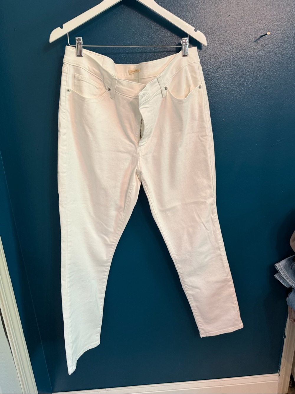 White Women's Levi’s Stretch Jeans